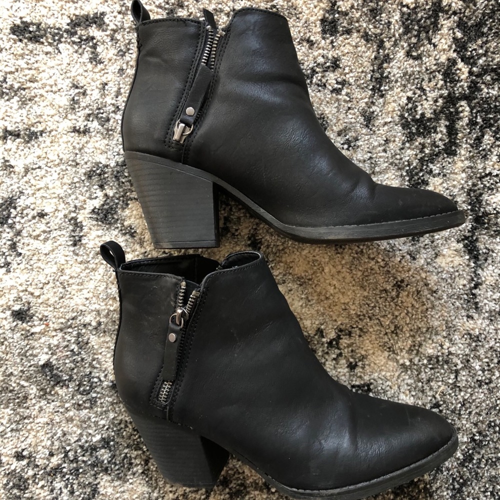 Universal Thread Black Ankle Heeled Booties - image 5